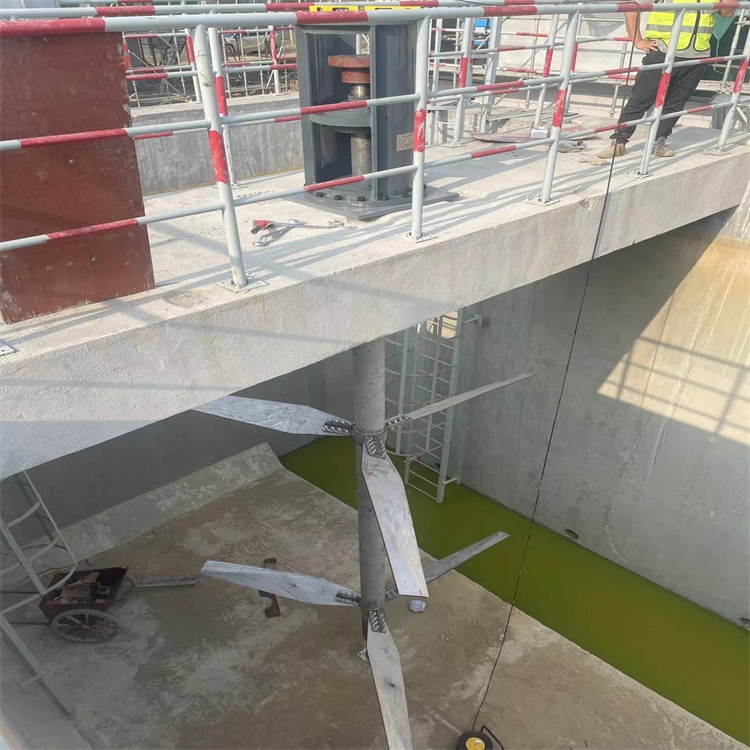 1769149974727651.jpg top-entry-mixer-for-wastewater tank.jpg