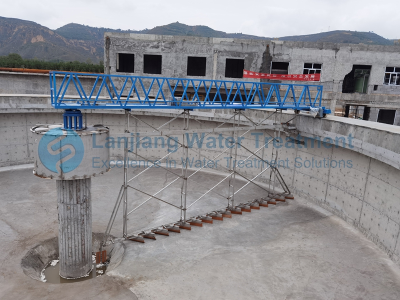 sludge scraper manufacturer.jpg