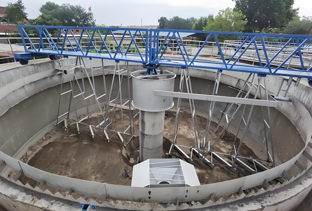 Central Drive Sludge Scraper_1024.jpg